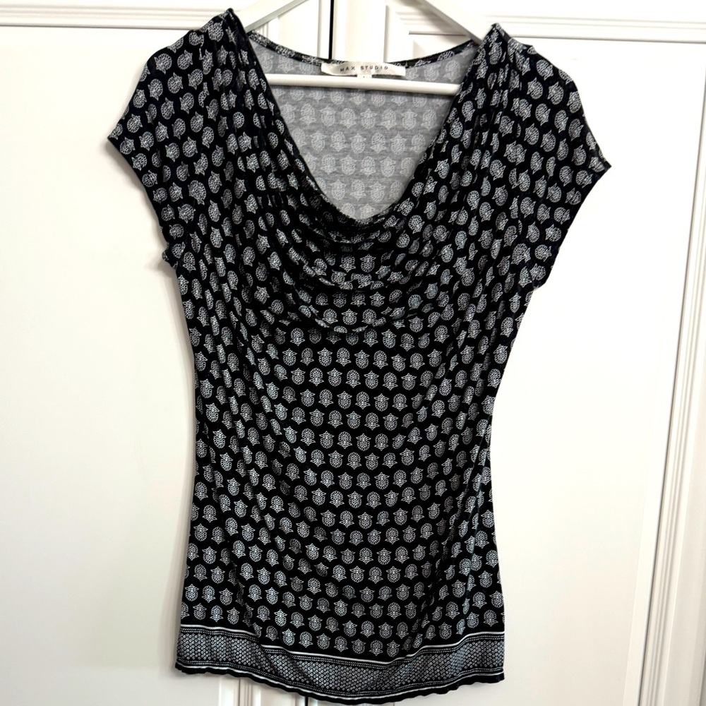 Max Studio Size Large Black with White Floral Print Cap Sleeve Top Draped Neck